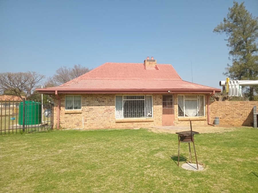 4 Bedroom Property for Sale in Bloemhof North West